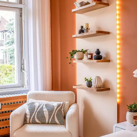 Brueder Grimm Altbau Mit Hohen Decken